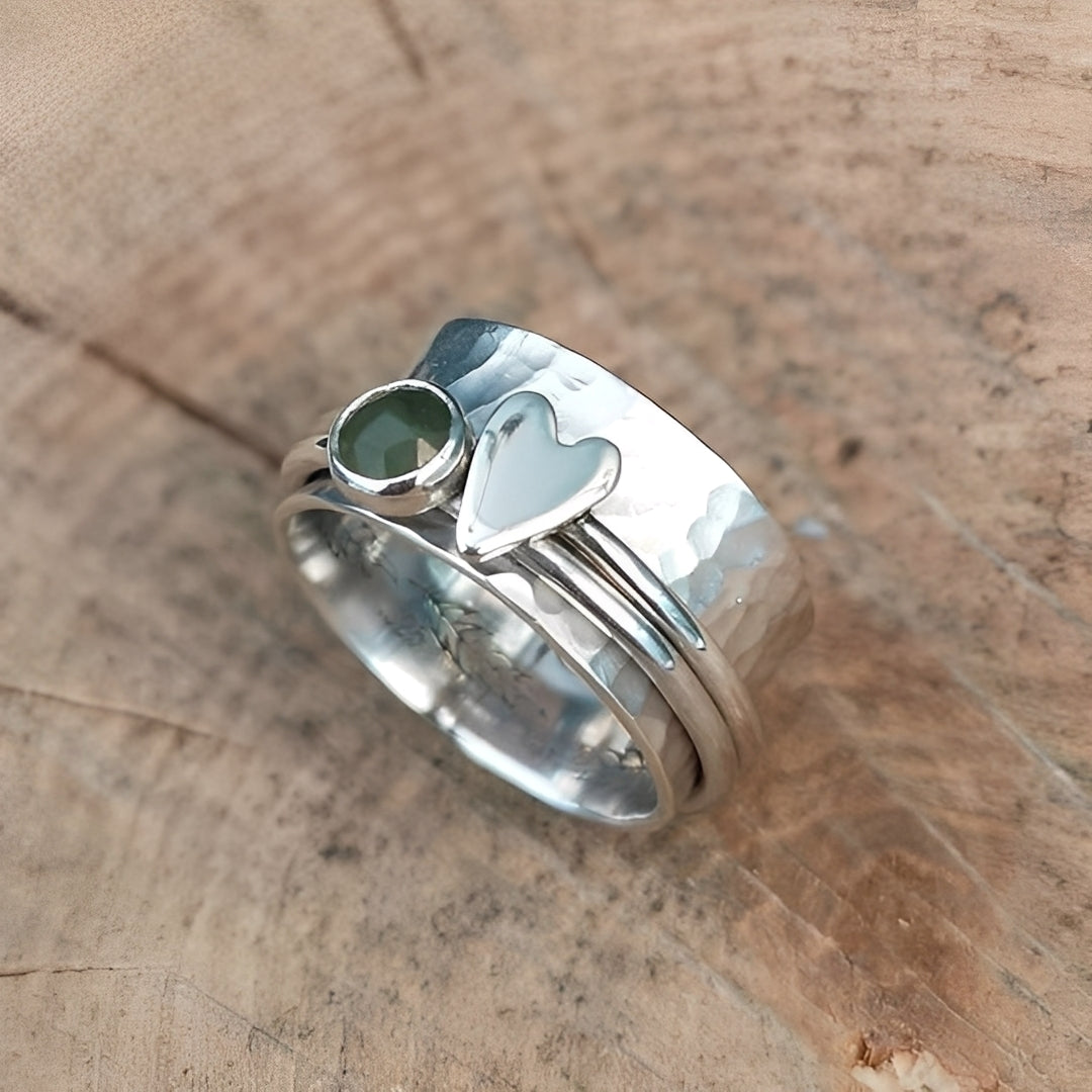 Maely – Heart Ring in Silver Retro Style