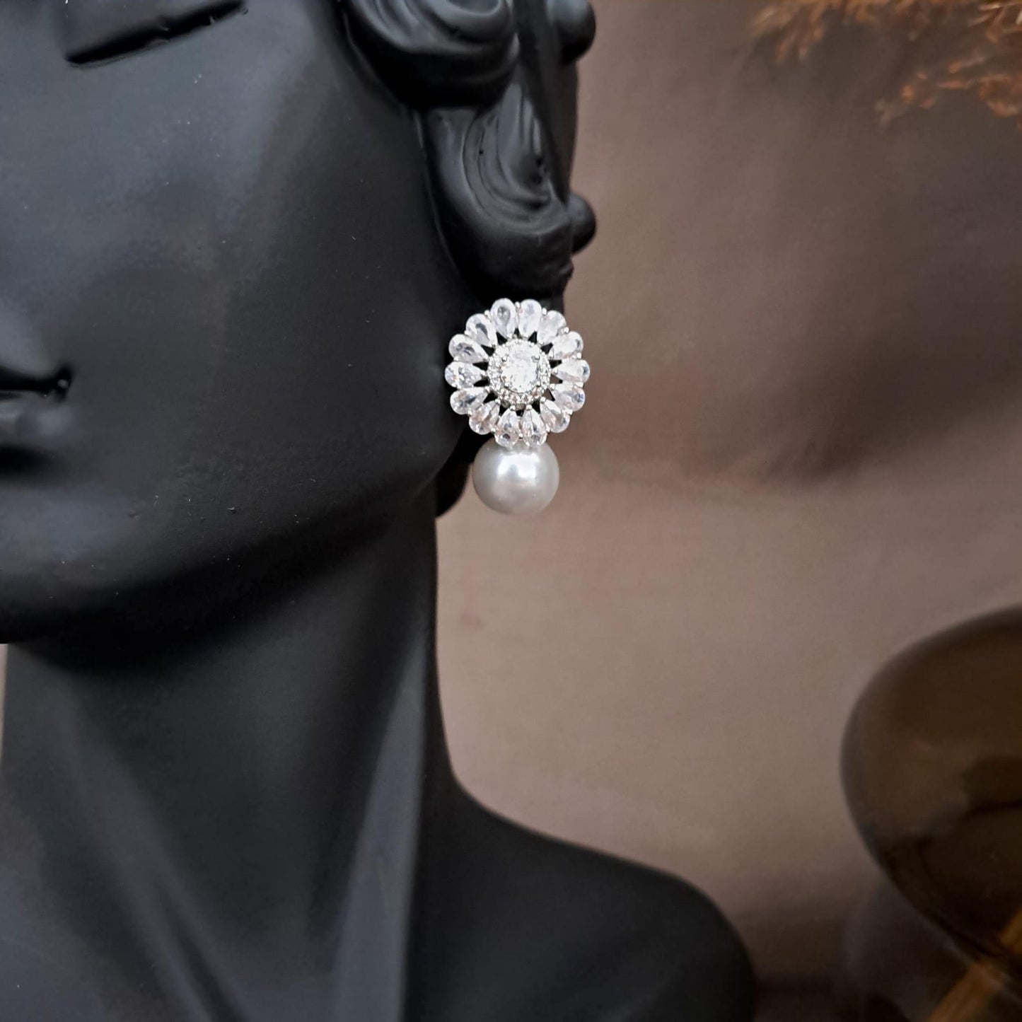 Fiona – Earrings with Pearl and Zircon for Women