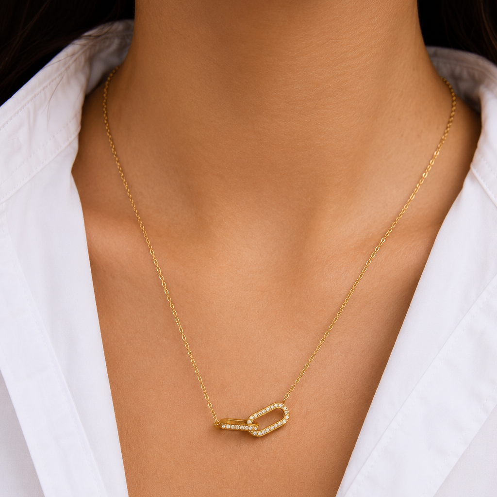Women's Pendant Necklace with Intertwined Chain Link Design and Pavé Stone Setting