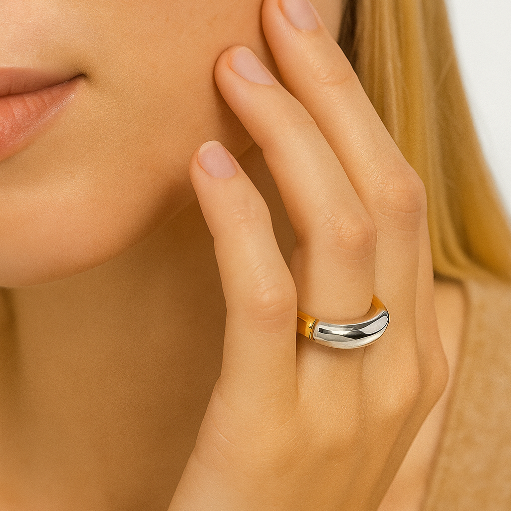 Ciela – Two-Tone Ring made of Titanium Steel with 18K Gold Plating