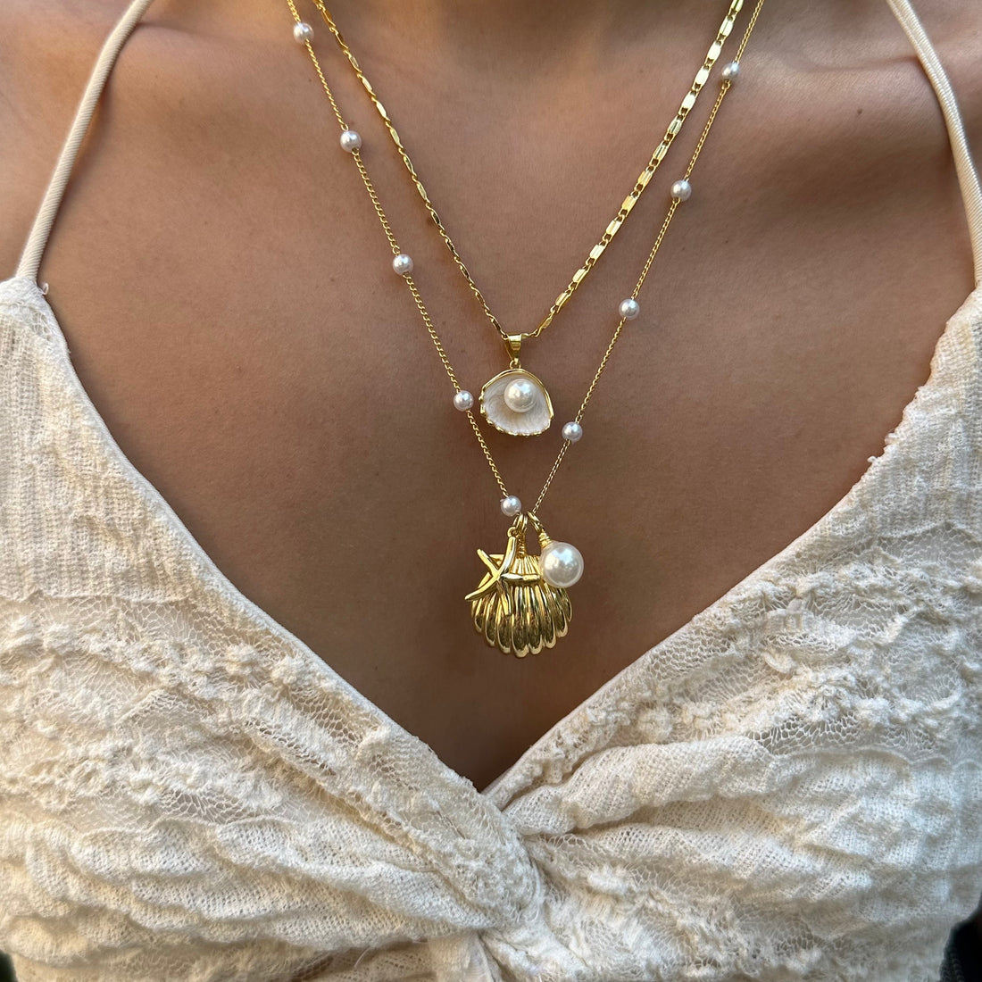 Women’s Charm Necklace with Shell, Starfish and Pearl Charms