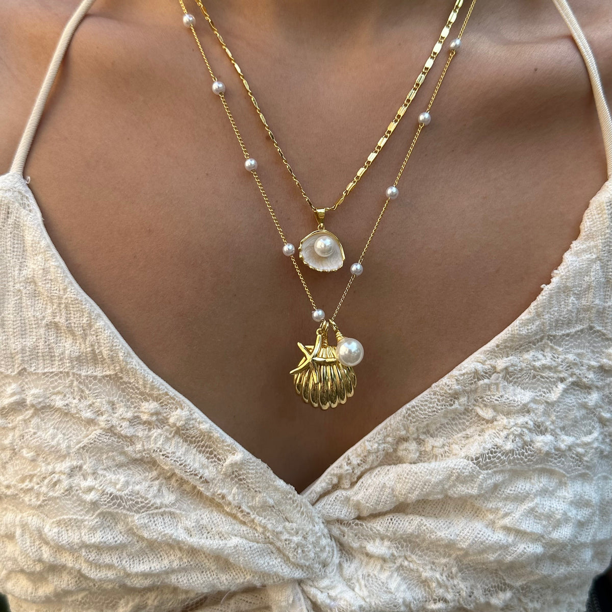 Women’s Charm Necklace with Shell, Starfish and Pearl Charms