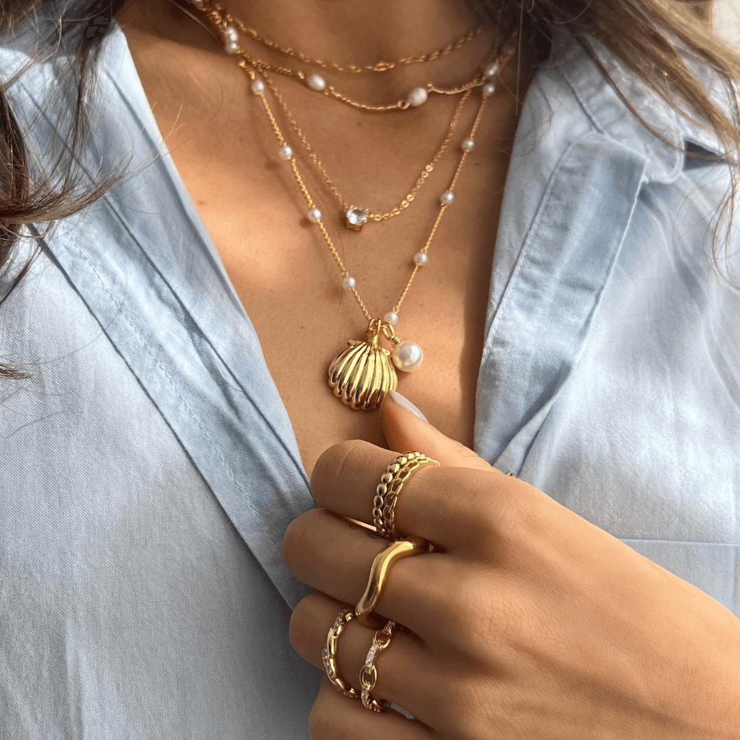 Women’s Charm Necklace with Shell, Starfish and Pearl Charms