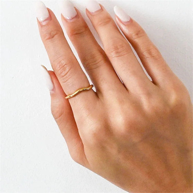 Dianne – Chic Ring in Gold with Layering Option