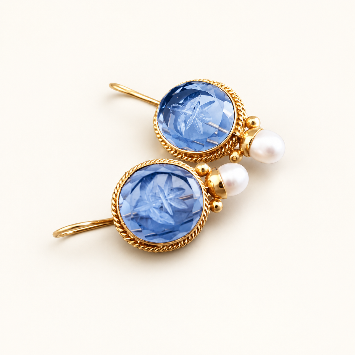 Women Earrings in Classic Style with Round Jewelry Details