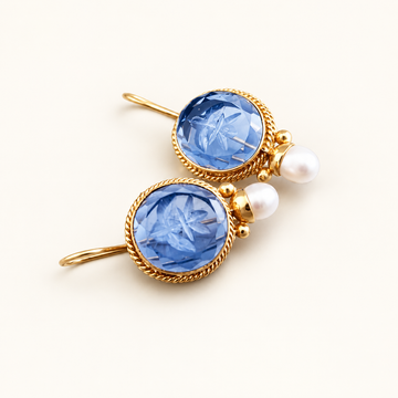 Women Earrings in Classic Style with Round Jewelry Details