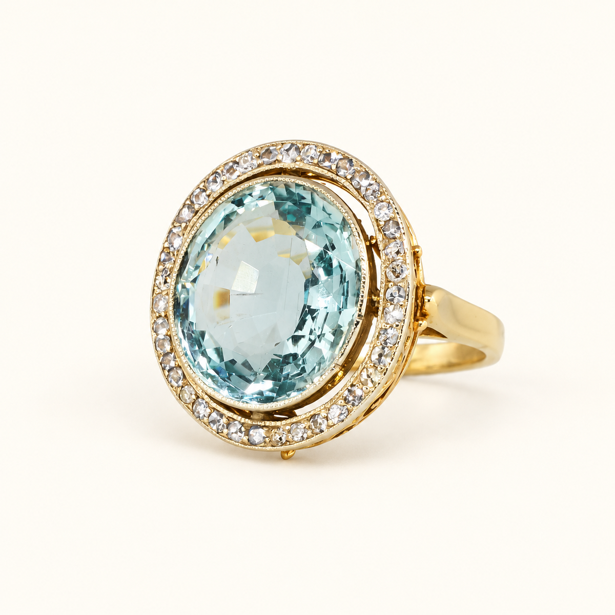 Women's Ring with Rounded Decorative Glass Accent
