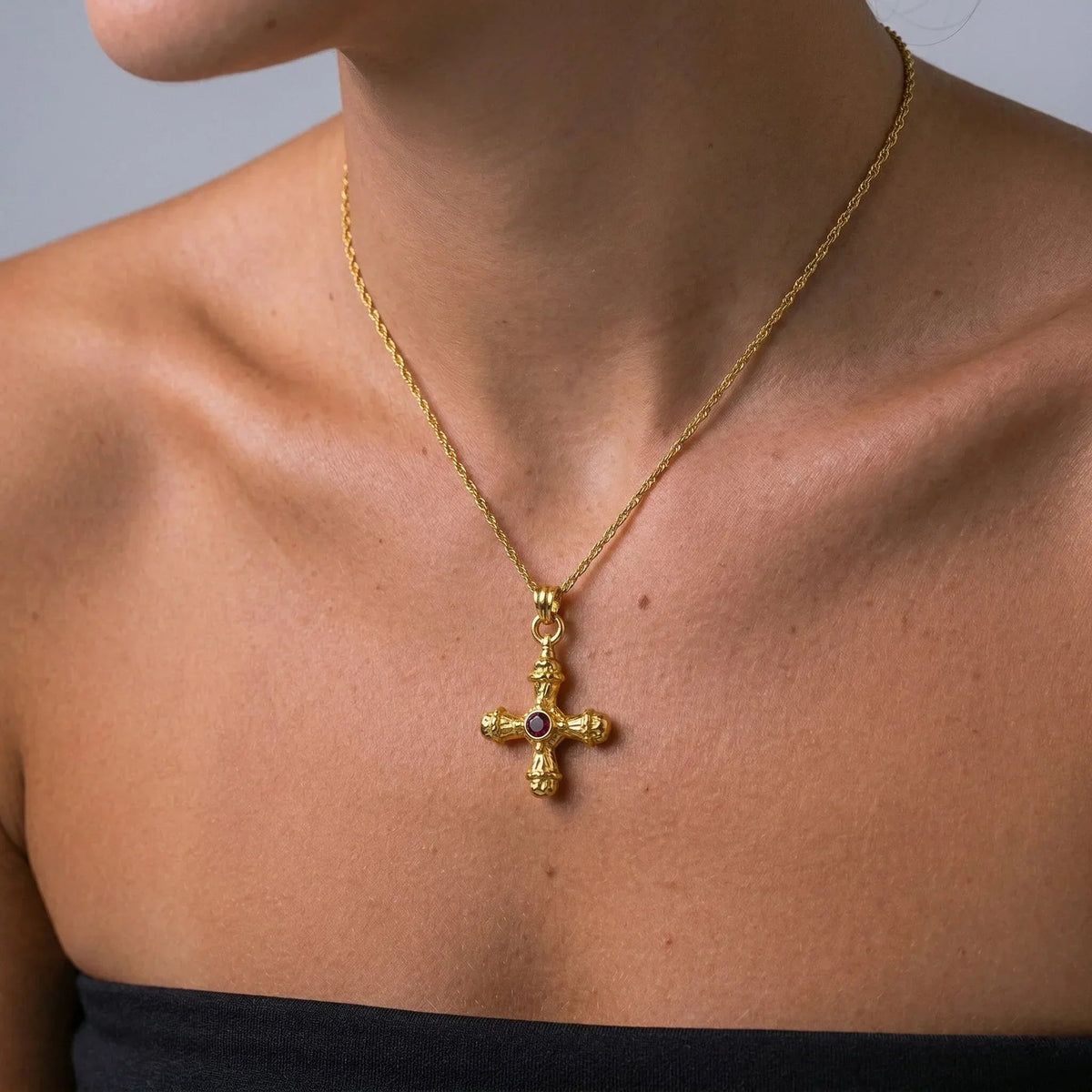 Women's Pendant Necklace with Single Stone and Symmetrical Design