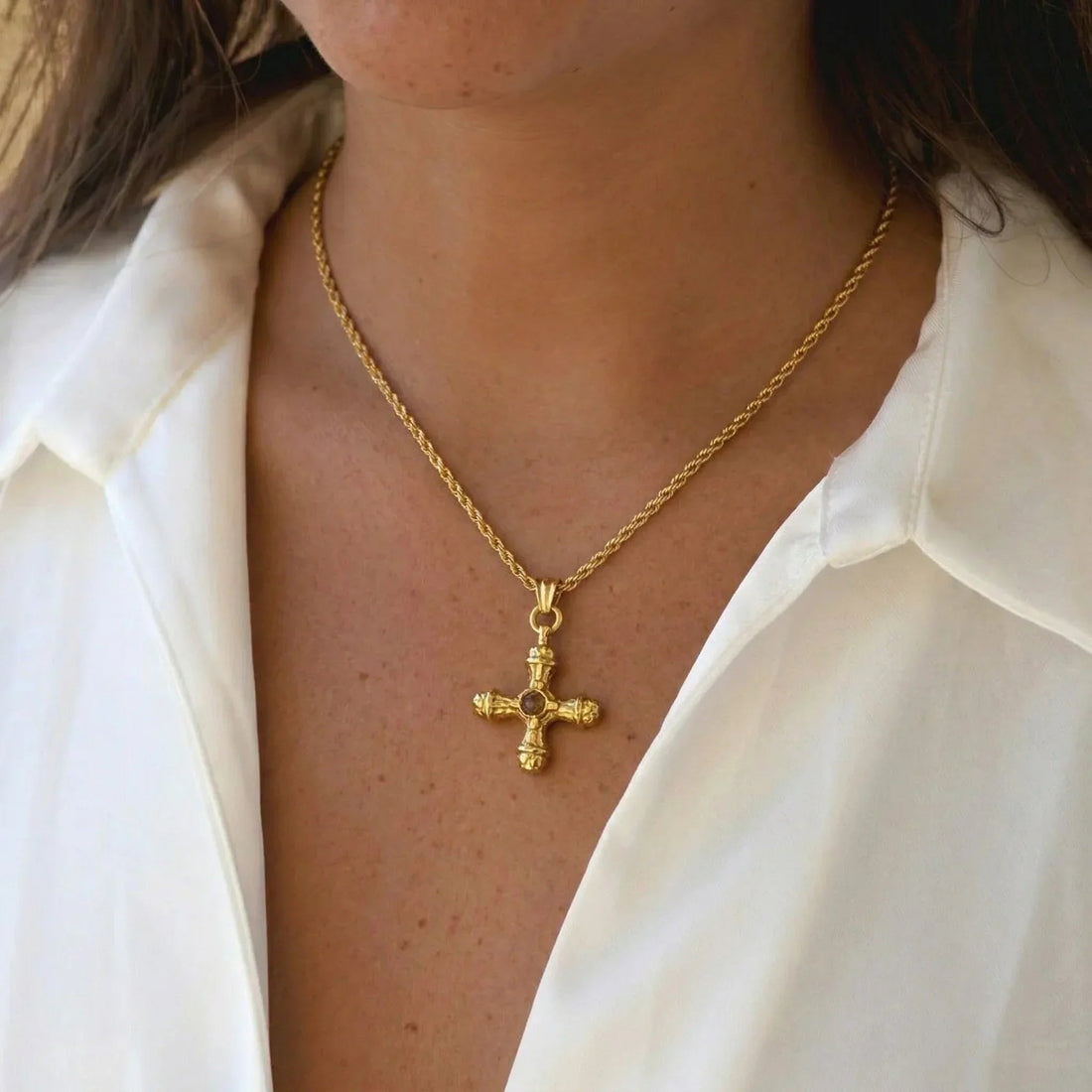 Women's Pendant Necklace with Single Stone and Symmetrical Design