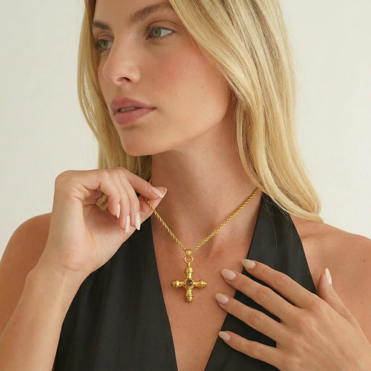 Women's Pendant Necklace with Single Stone and Symmetrical Design