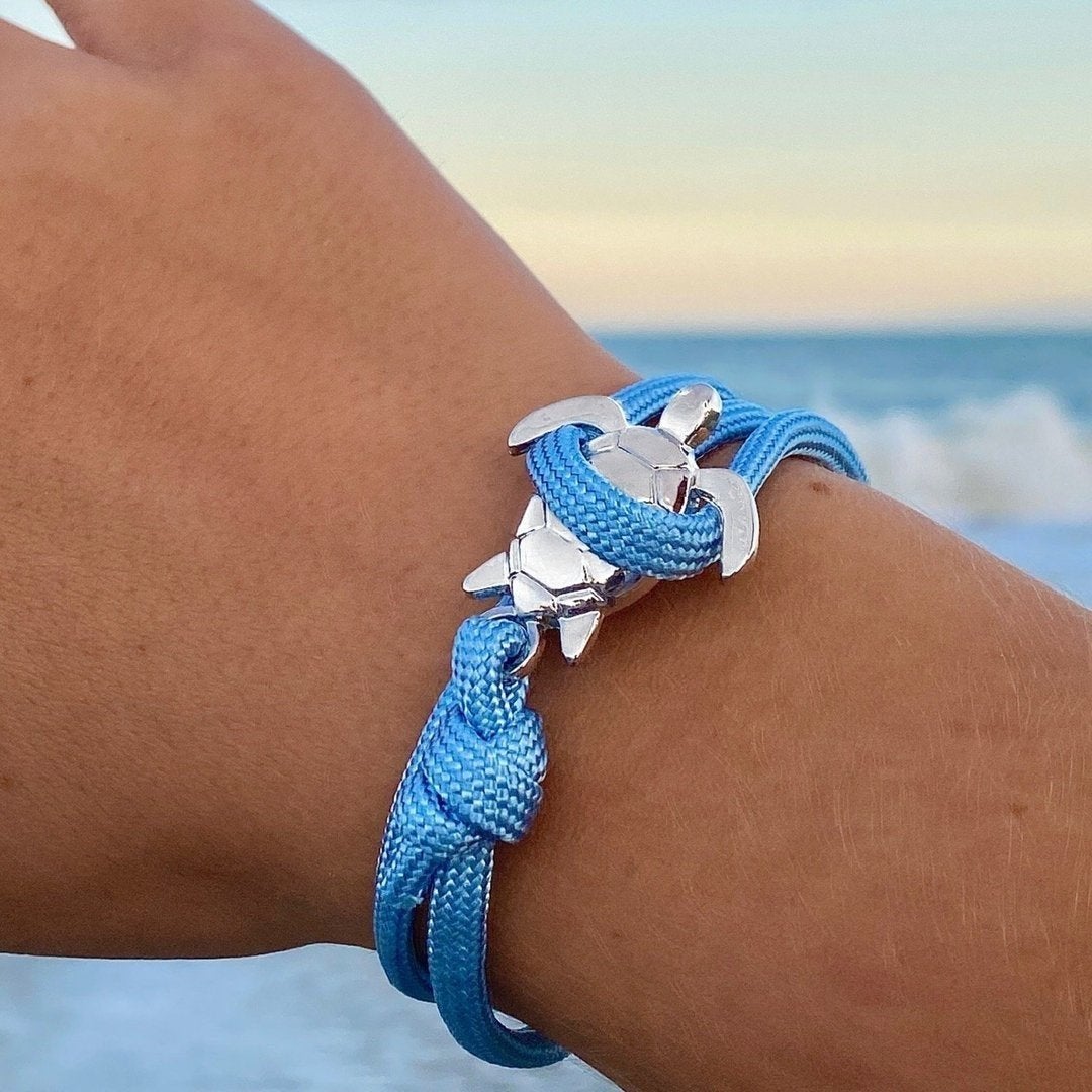 Women's Multi-Strand Bracelet with Turtle Clasp and Braided Structure