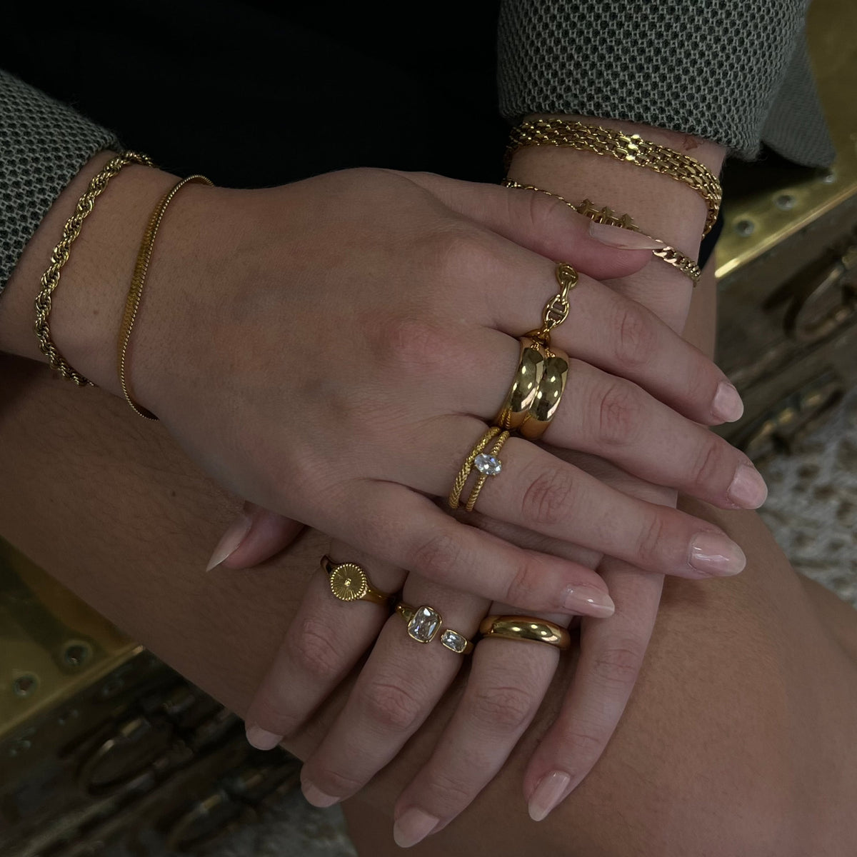 Women’s Link Ring with Oval Chain Links and Open Design