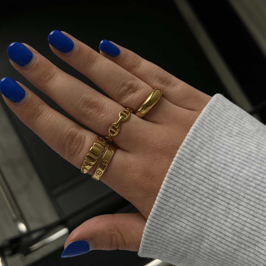 Women’s Link Ring with Oval Chain Links and Open Design