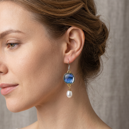 Maelis – Vintage Earrings with Blue Stones and Pearls