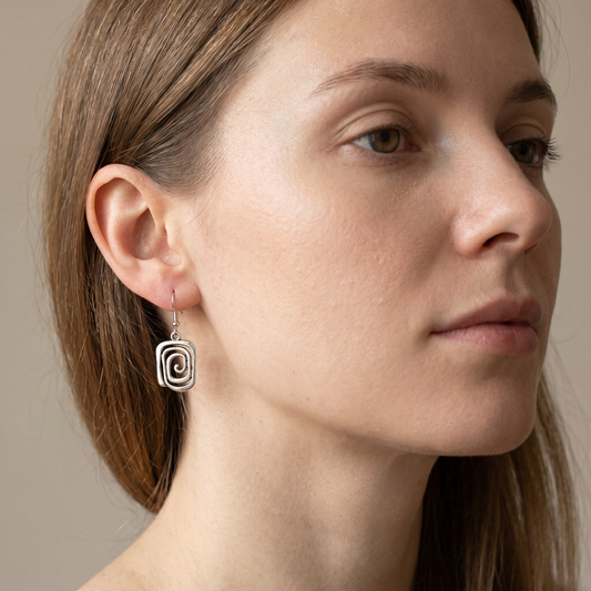 Eva – Spiral Earrings in Retro Style in Silver