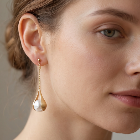 Asa – Gold earrings with pearls