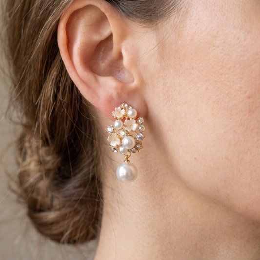 Kaori – Earrings stylish flower and pearl