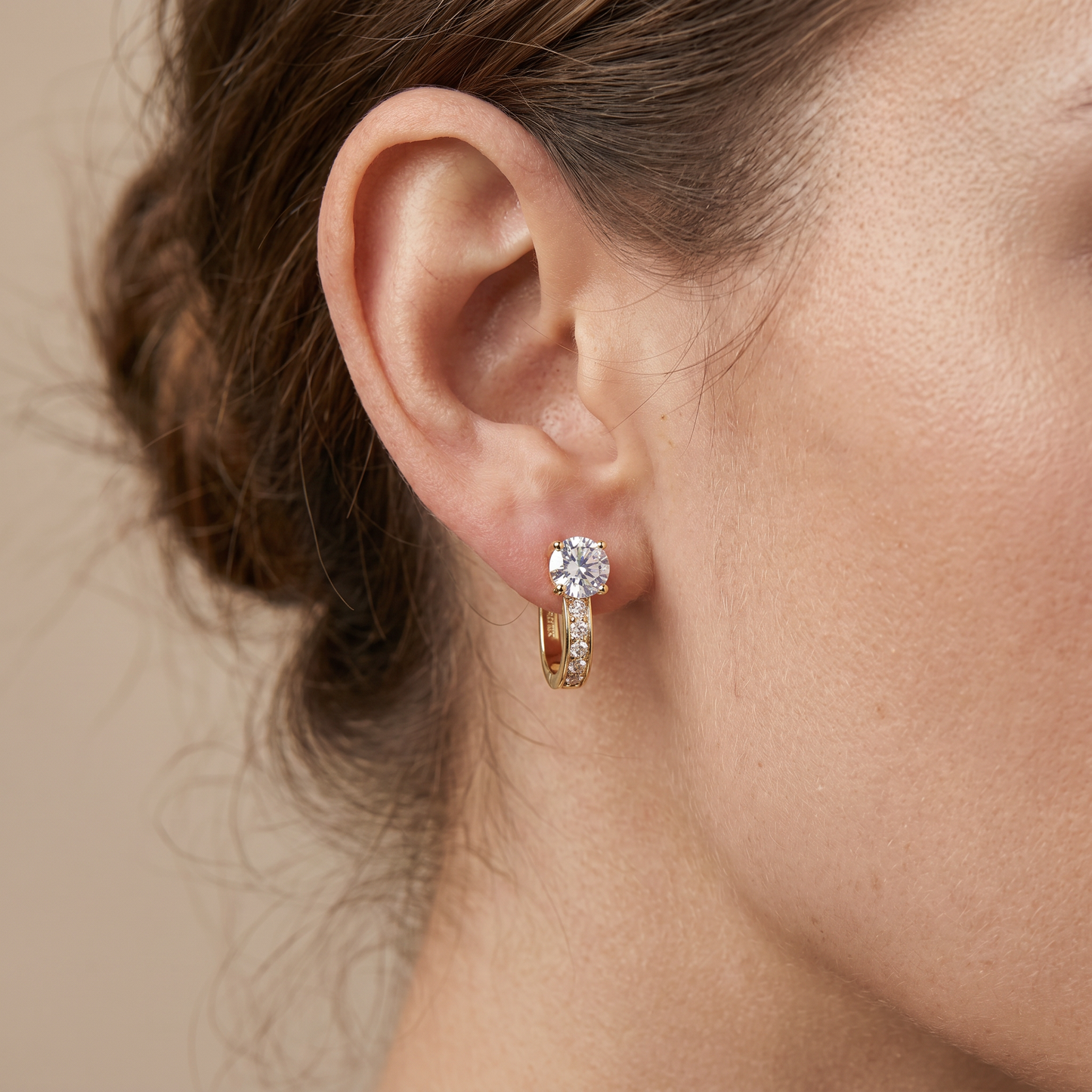 Nathalie – Huggie Earrings Made of Moissanite Gold 18K