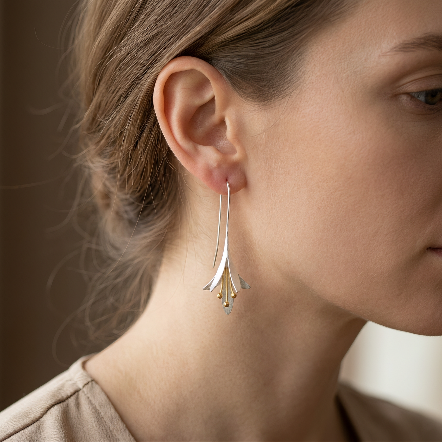 Lina – Flower Earrings made of High-Quality Metal