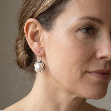 Helena – Vintage Earrings with Round Pearls
