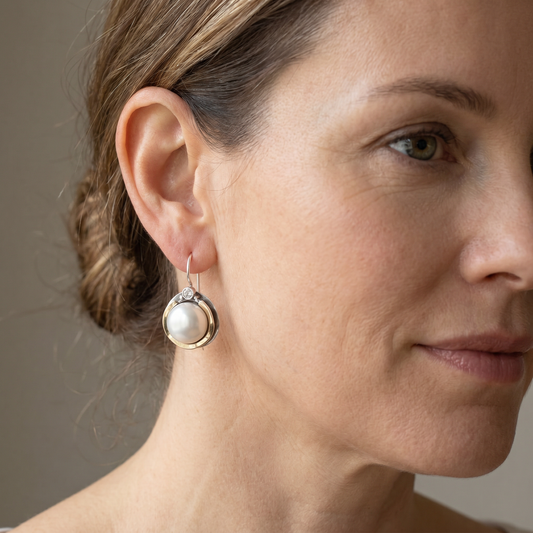 Helena – Vintage Earrings with Round Pearls