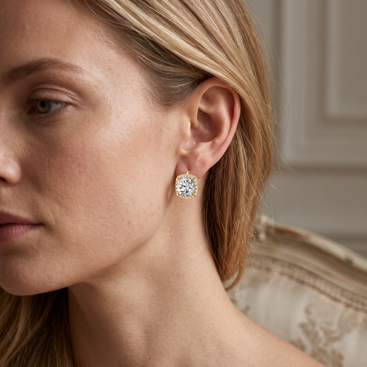 Nadine – Square earrings made of 18K gold