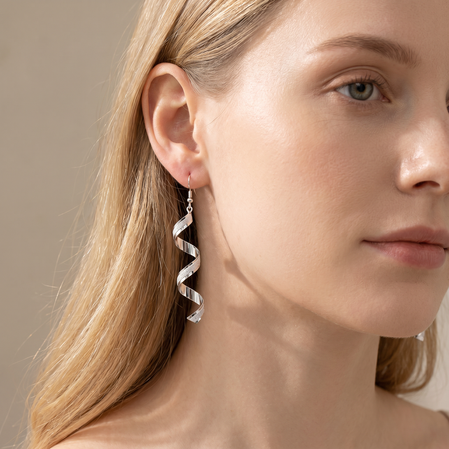 Jia – Sparkling Silver Spiral Earrings