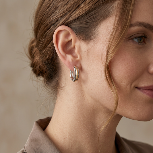 Lea – Silver hoops with golden line in vintage style