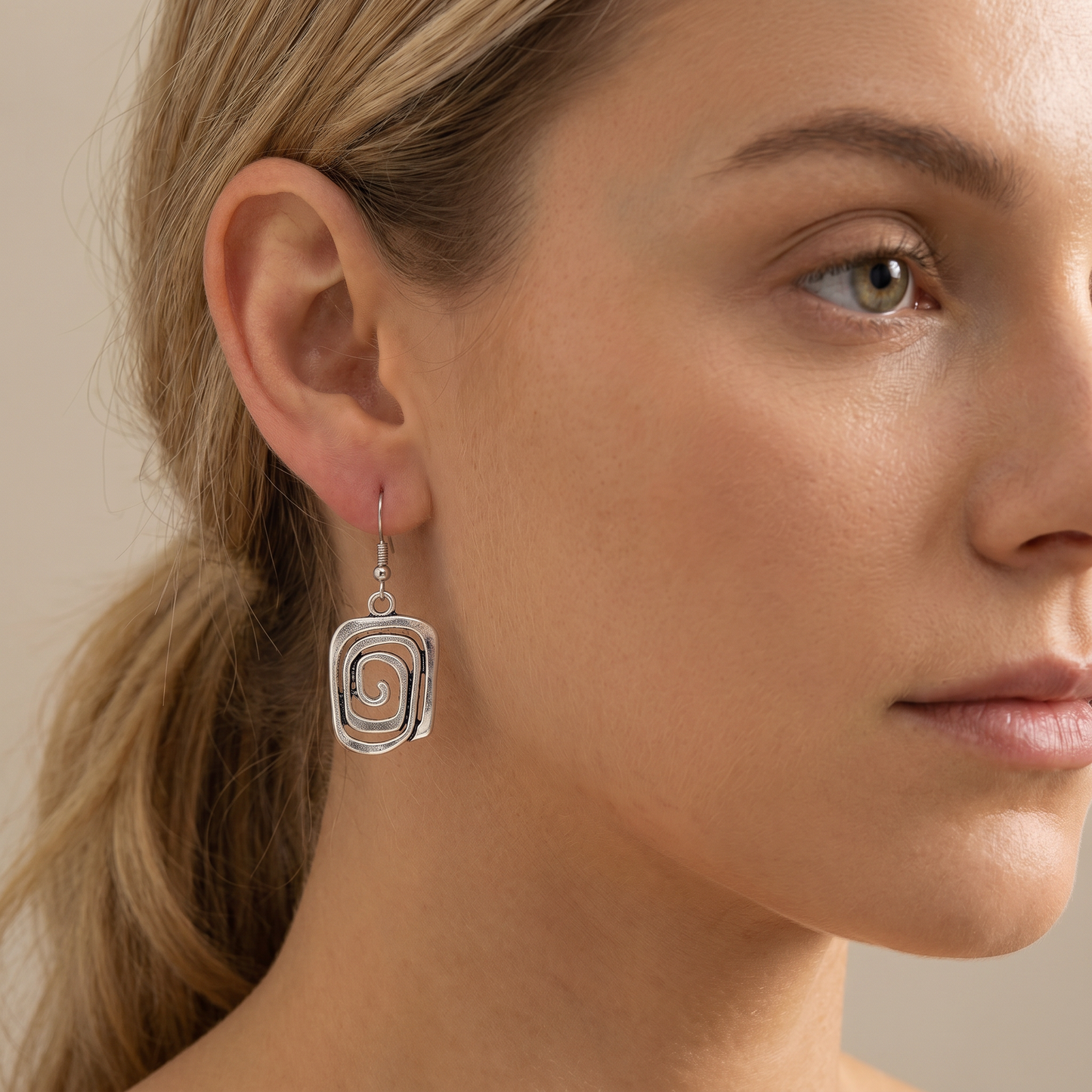Kaia – Boho Style Earrings in Silver with Spiral Shape