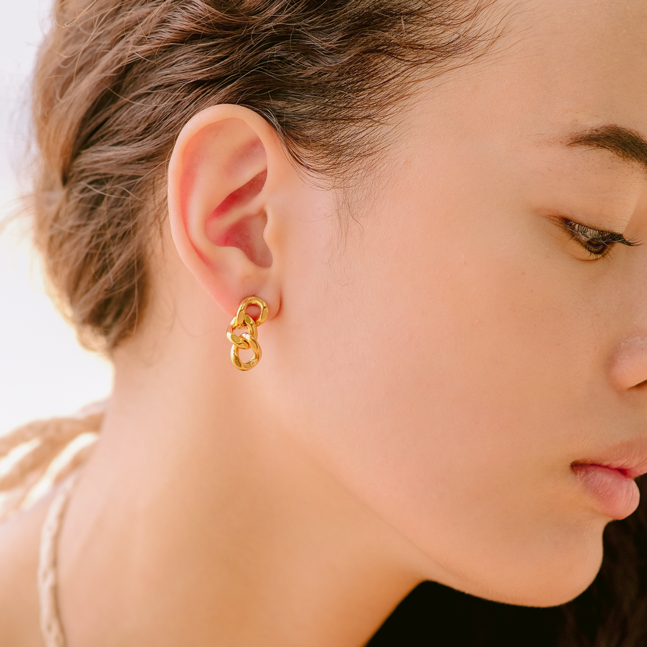 Lee - Earrings with Chain Design in Gold
