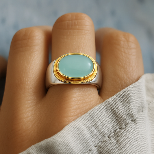 Gabi – Vintage ring with green moonstone