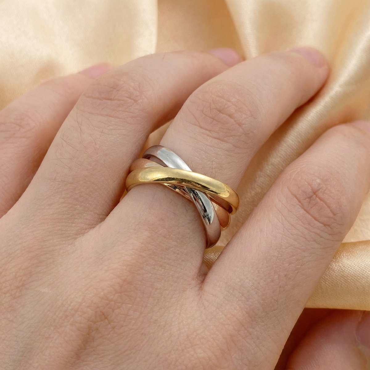 Women’s 3-row Ring with Interlocking Twist Design