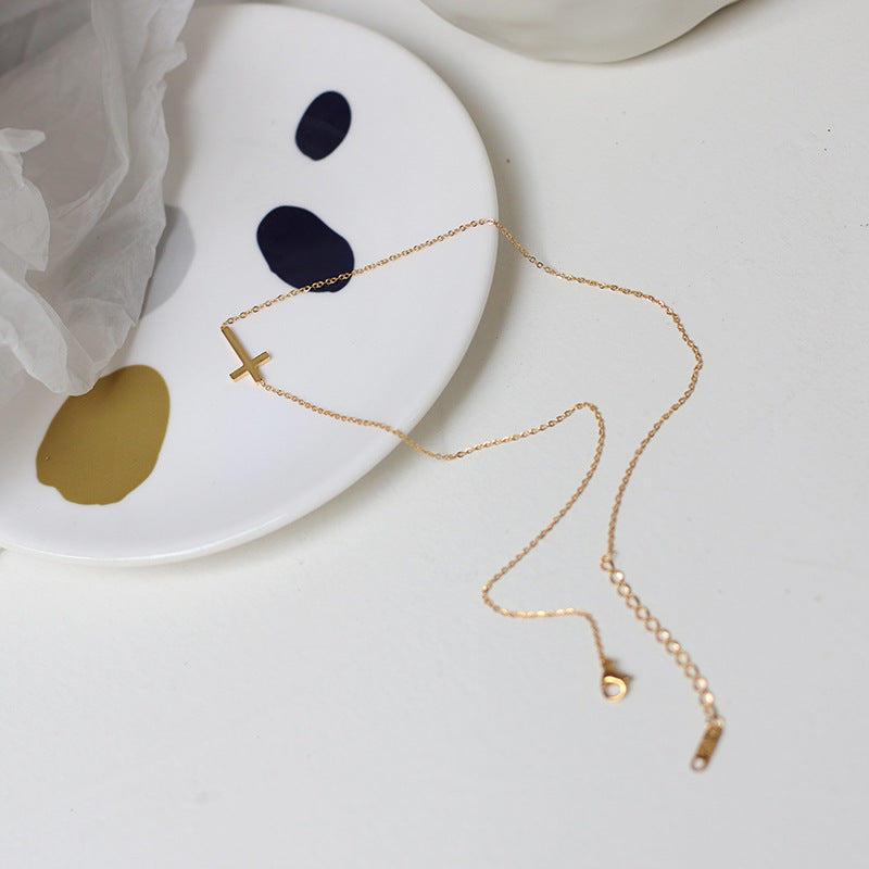 Nelly – Chain minimalist cross gold