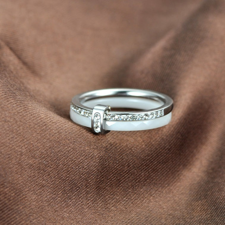 Cerelia – Elegant Decorative Ring