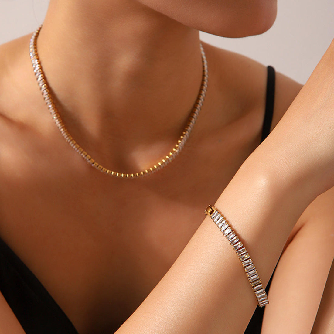 Nancy – Fully Embellished Necklace