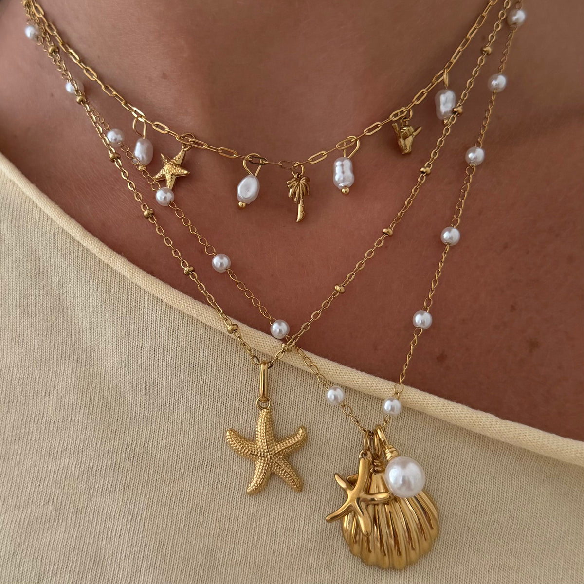 Women’s Charm Necklace with Shell, Starfish and Pearl Charms
