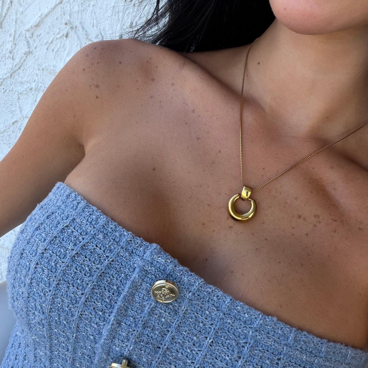 Women's Pendant Necklace with Round Open Pendant and Sculptural Form