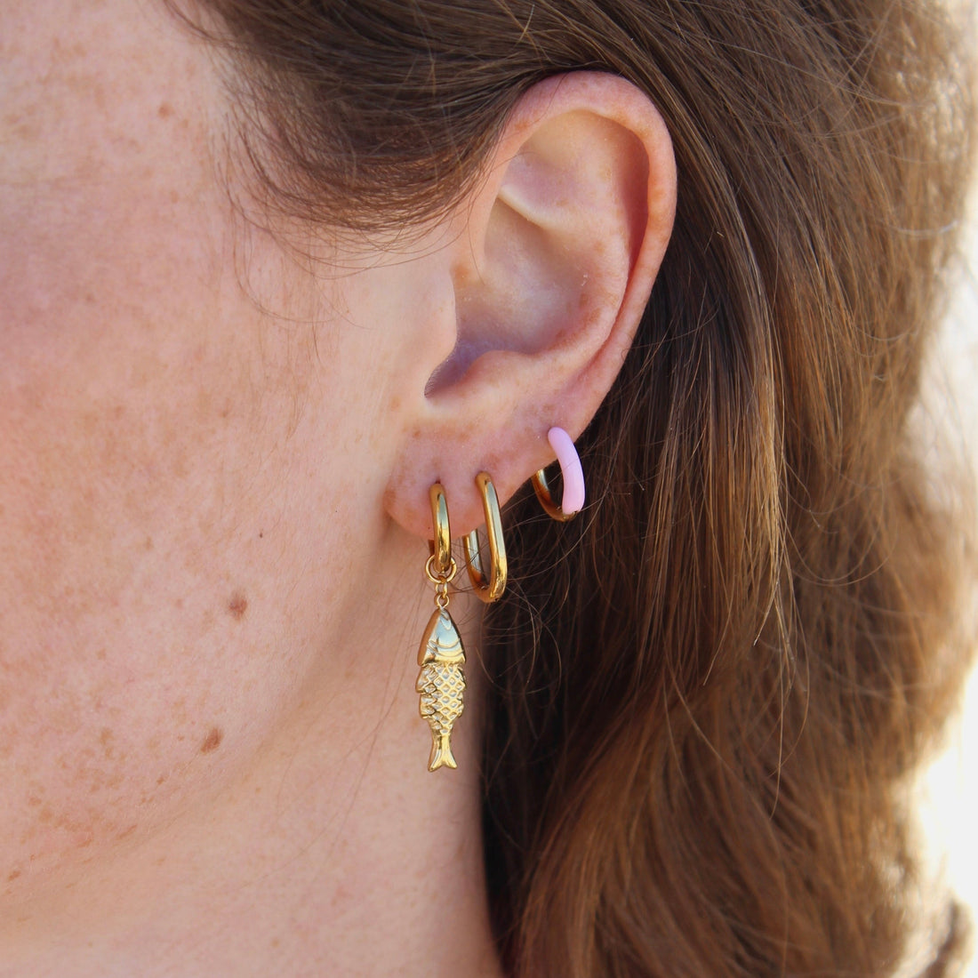 Women’s Ear Studs in 2-Piece Set with Colored Accents and Compact Shape