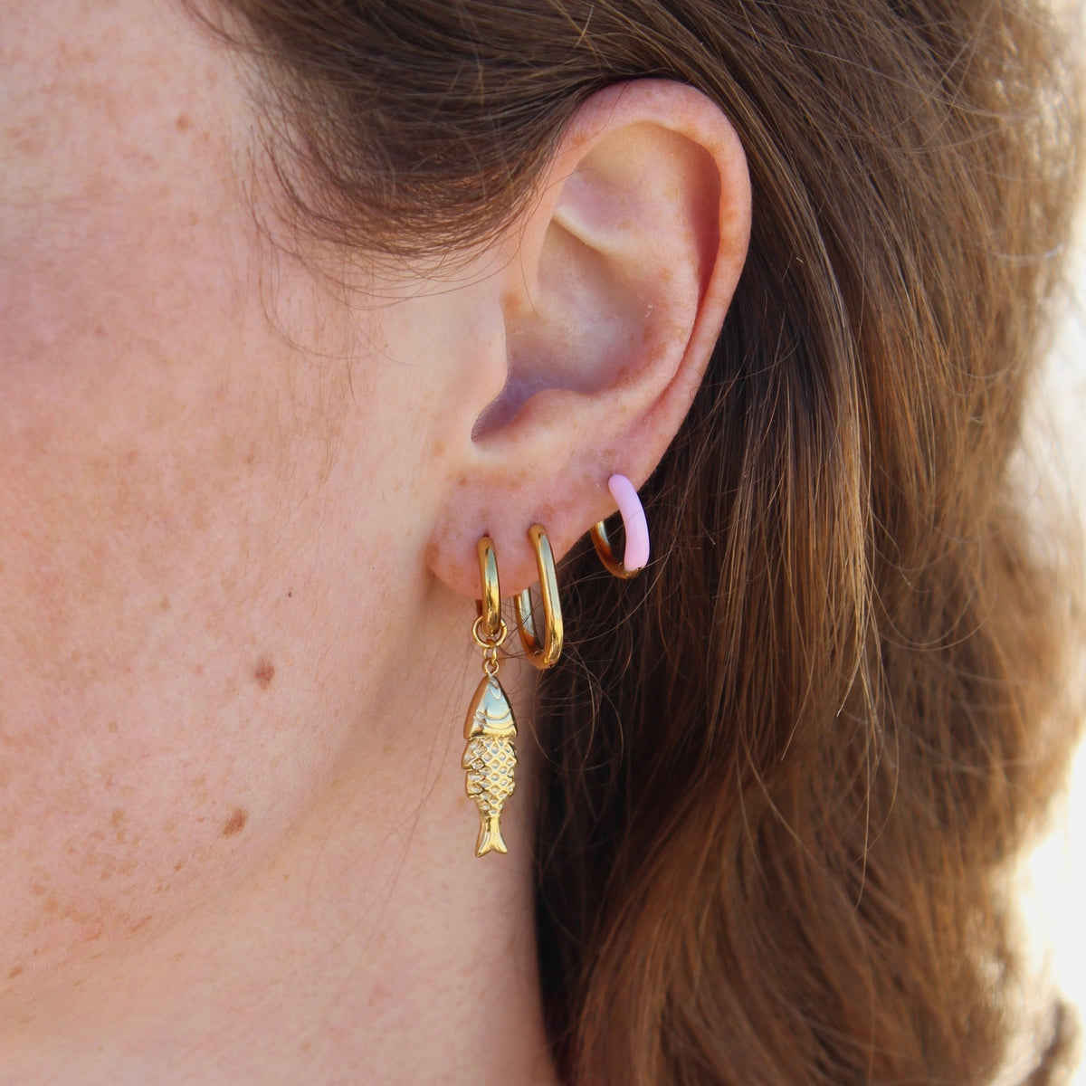 Women’s Ear Studs in 2-Piece Set with Colored Accents and Compact Shape