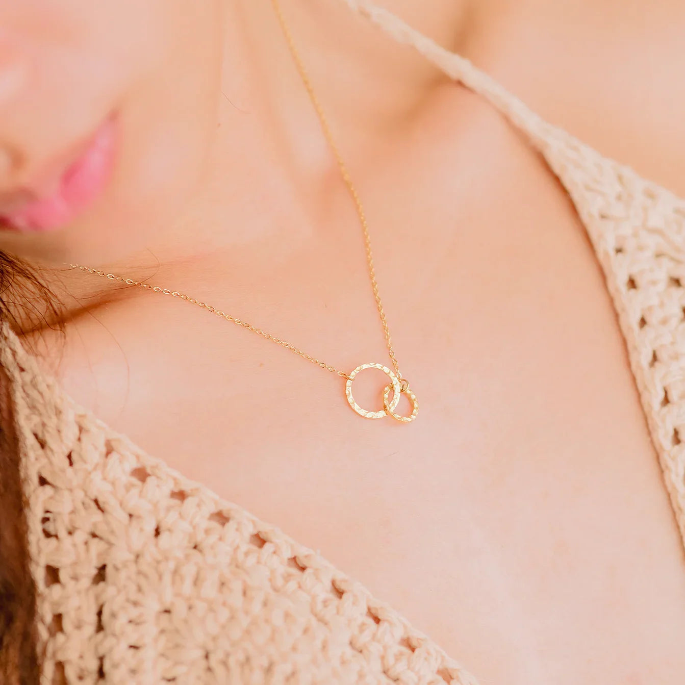 Isabelle – Elegant Gold Hoop Necklace