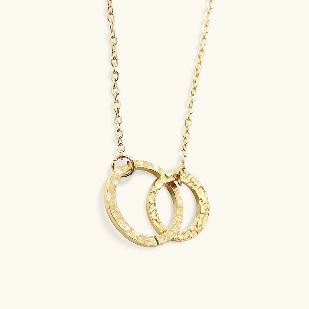 Isabelle – Elegant Gold Hoop Necklace