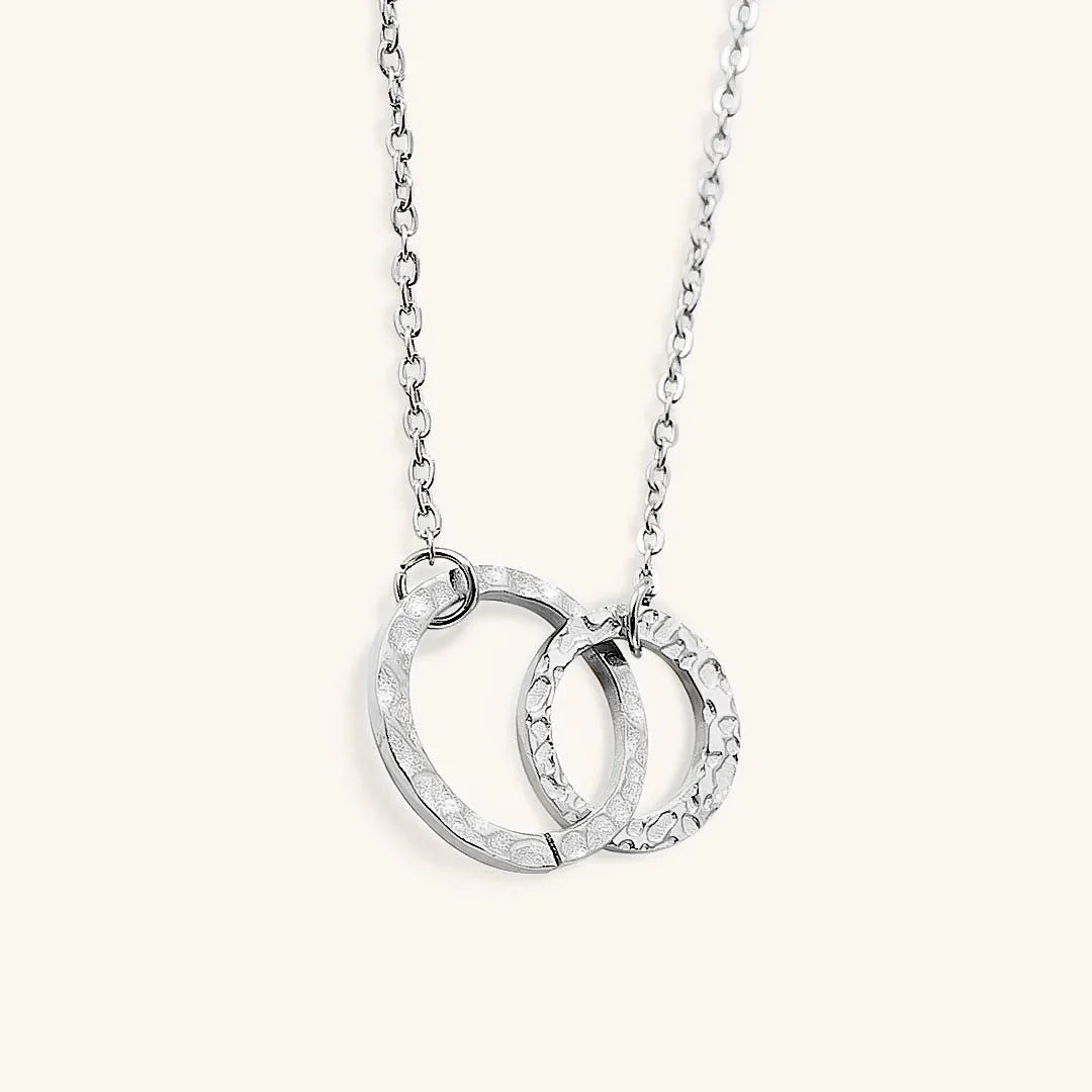 Isabelle – Elegant Gold Hoop Necklace