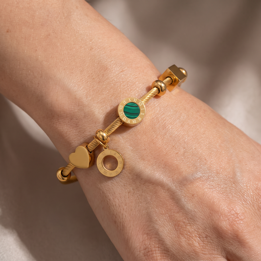 Rhian – Bracelet in Gold with Signature