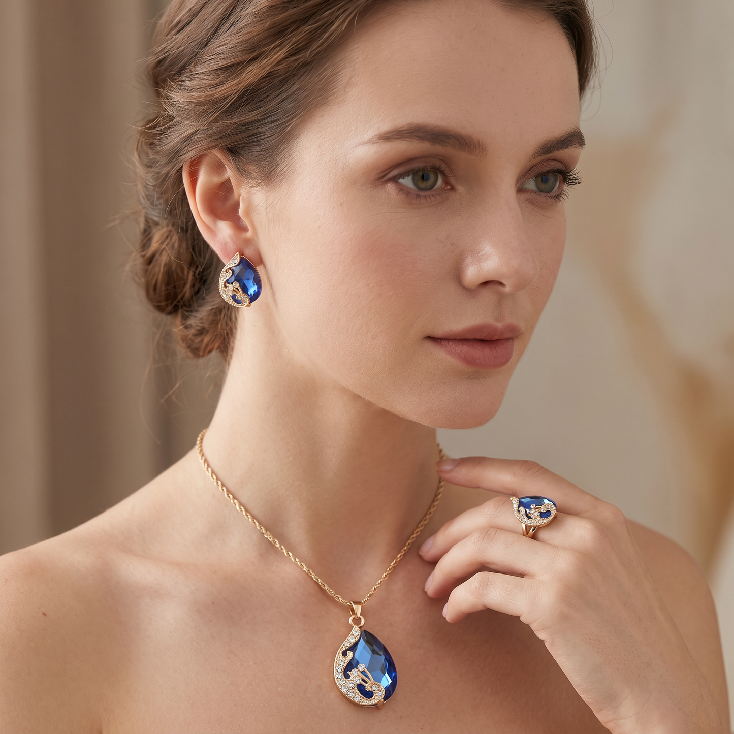 Pia – Jewelry Set Necklace and Earrings made of Blue and Golden Crystals