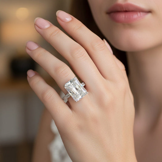 Jade – Ring with Oversized Zircon