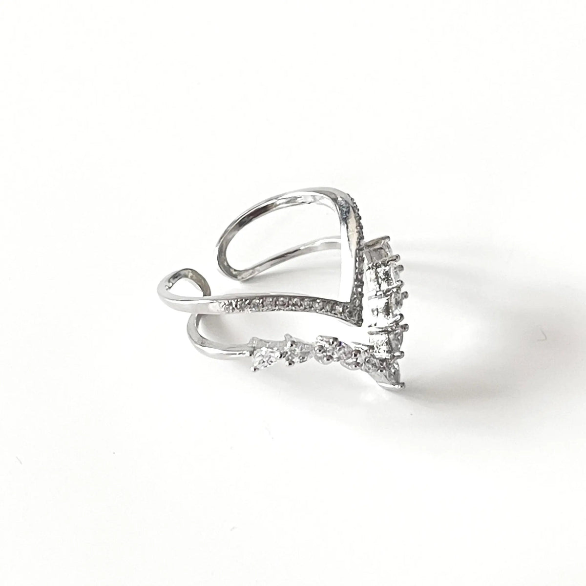 Women’s Adjustable Double V-Ring with Stone Set