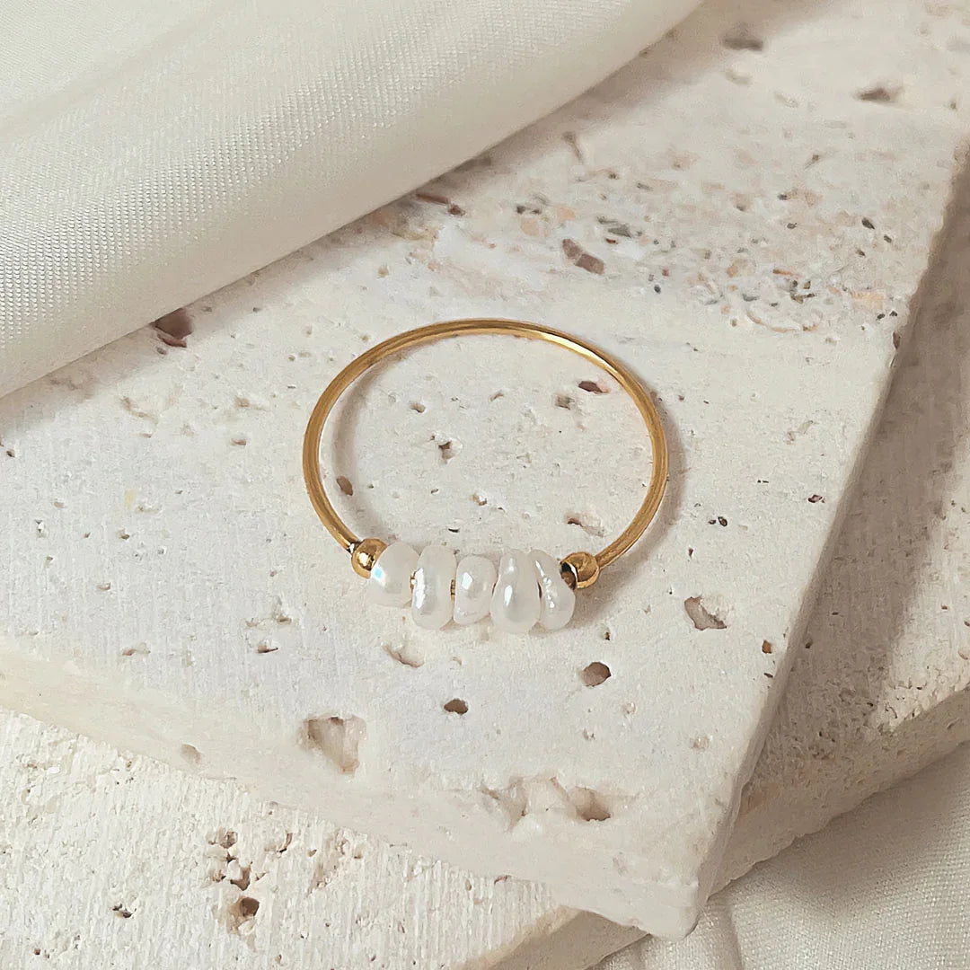 Miori – Ring with Natural Pearl in Gold