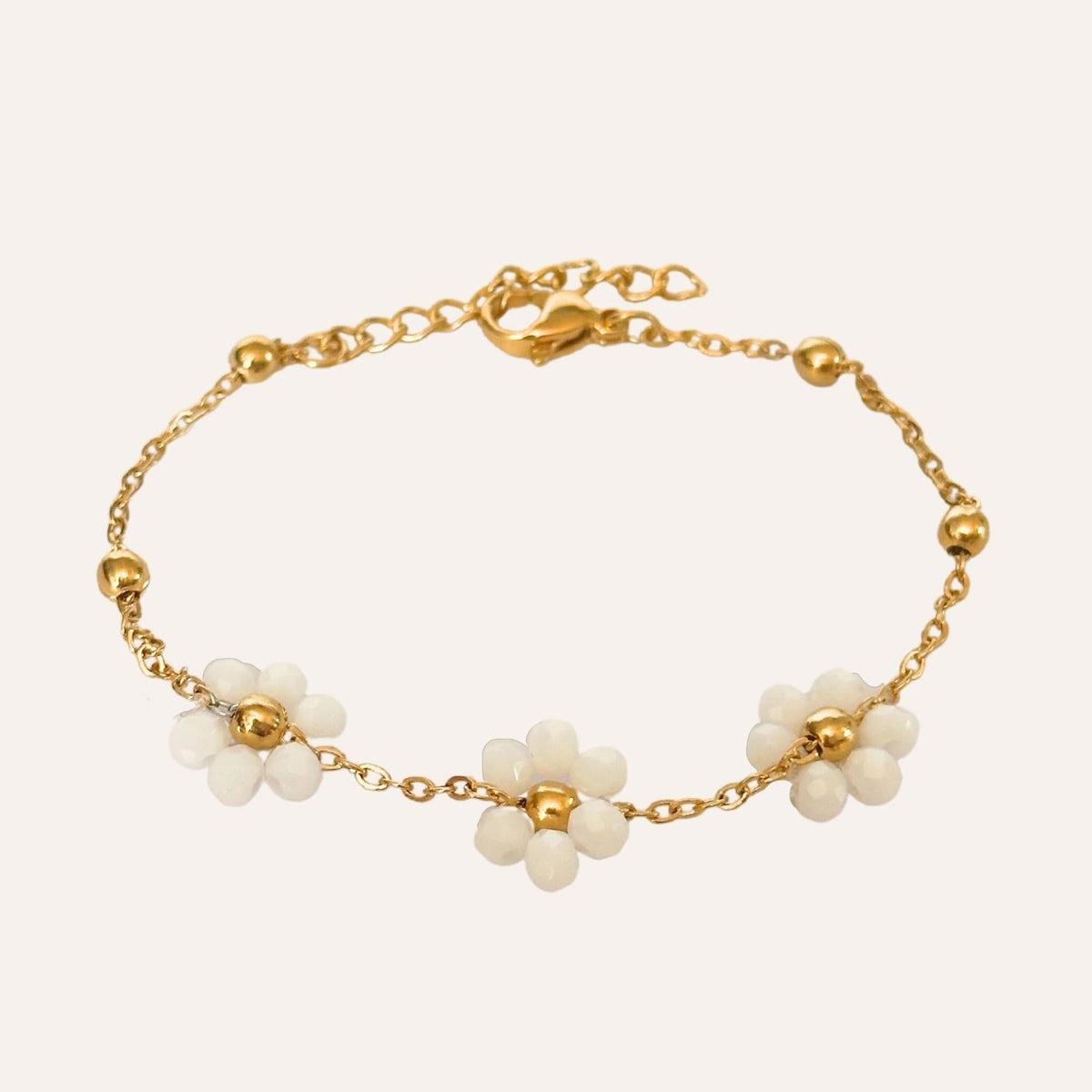 Women's Flower Bracelet with Daisy Motifs and Fine Pearl Details