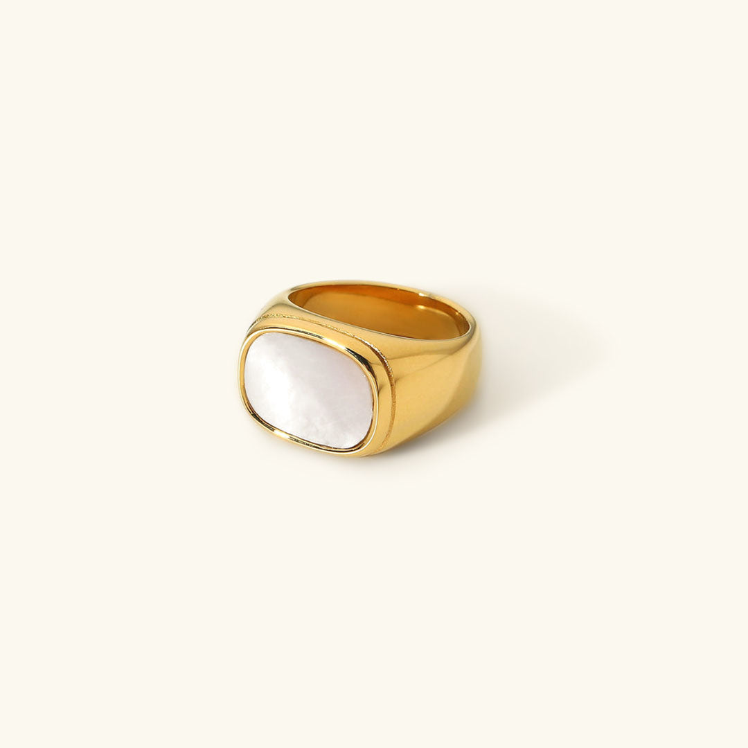 Nova - Smooth Shell Gold Ring