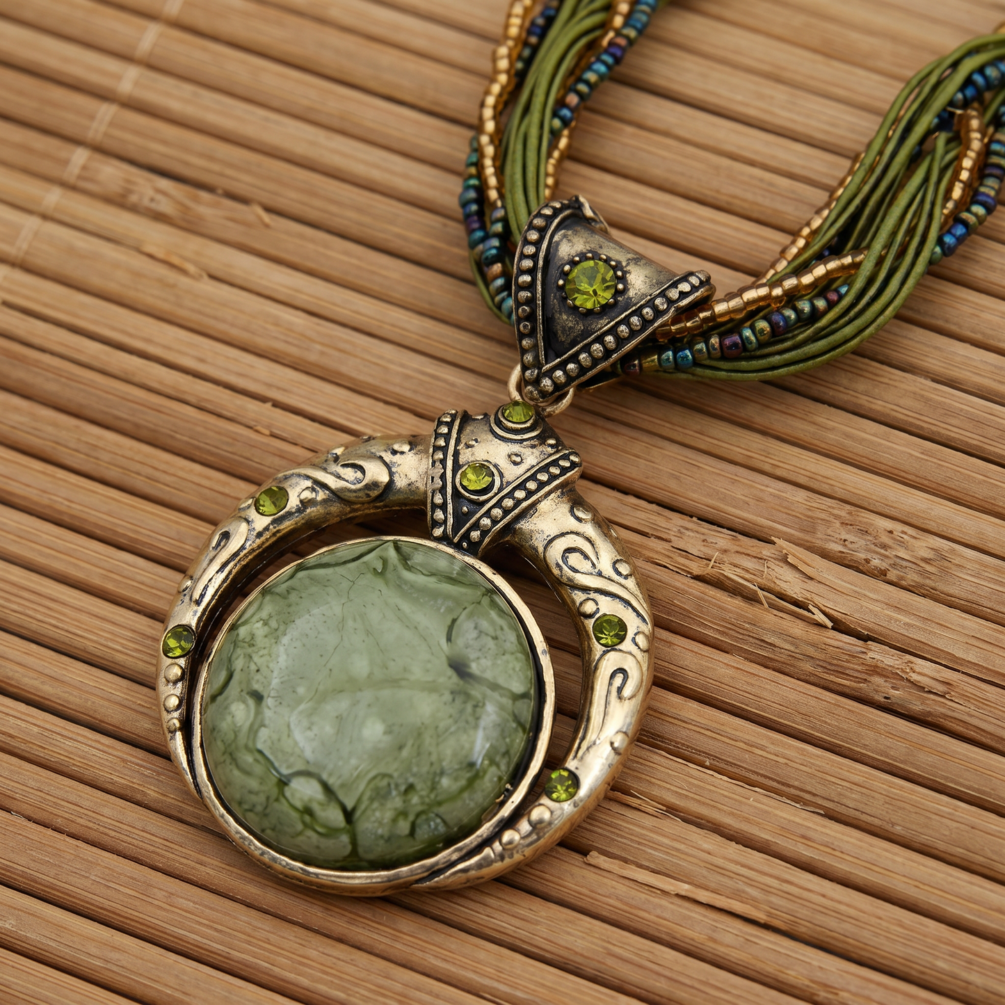Raya – Golden Necklace with Green Pendant